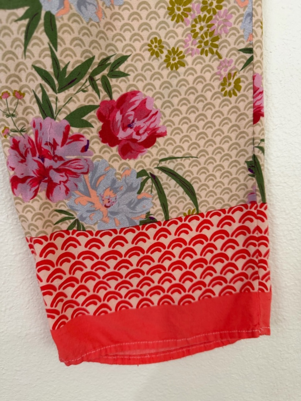 Viscose Cost Plus World Market Beige Floral Lounge Pants with Pink and Red S/M - Picture 4 of 9